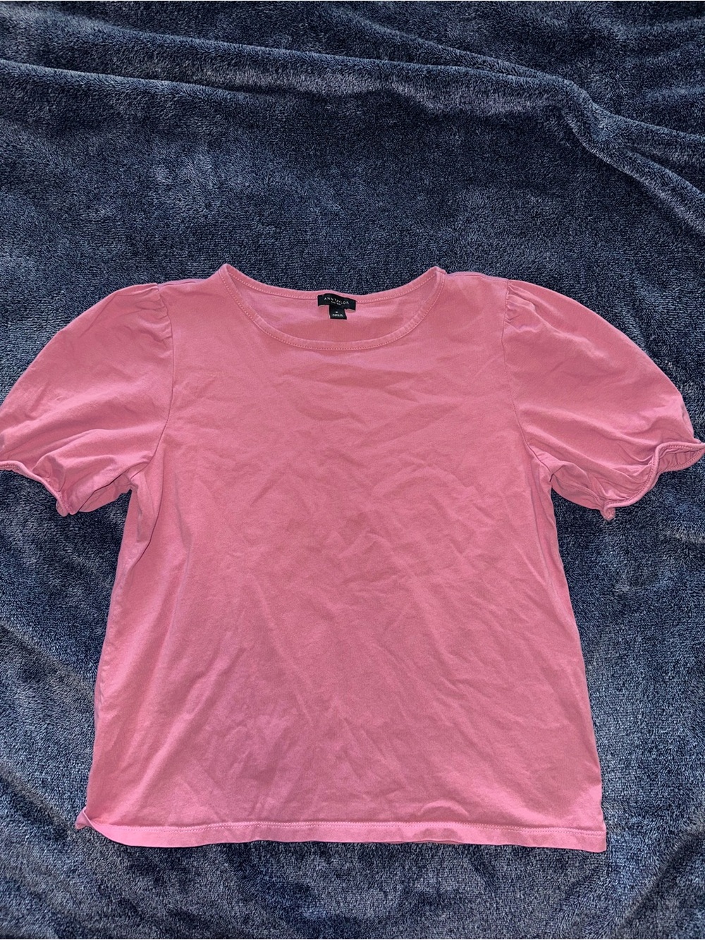 Pink t-shirt with ruffle sleeves